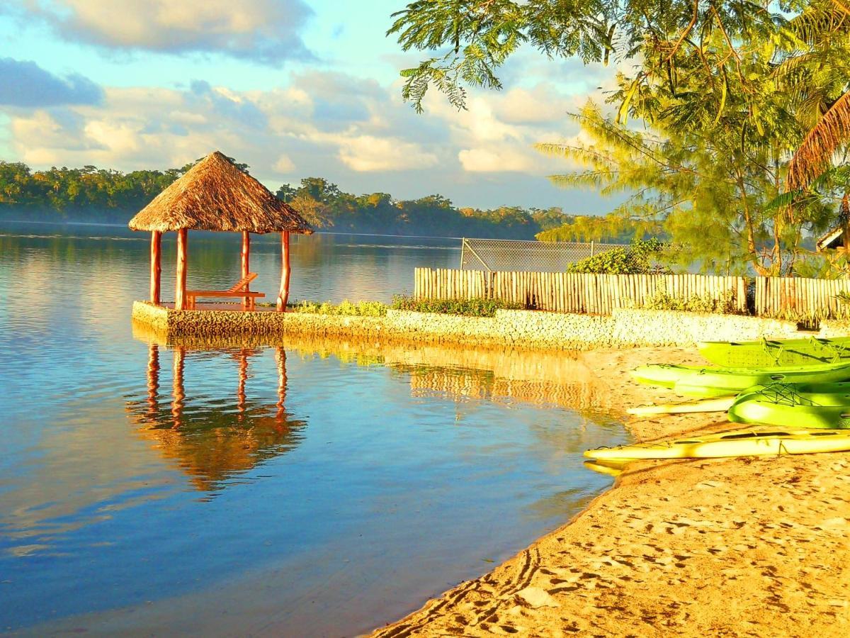 Poppy'S On The Lagoon Port Vila Eksteriør billede